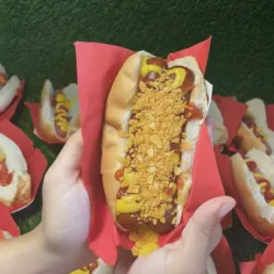 Pan con doble perro y papas