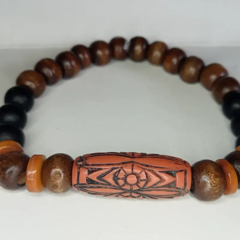 Pulsera de madera y piedras