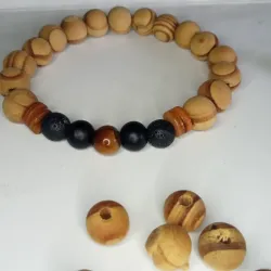 Pulsera de madera y piedras