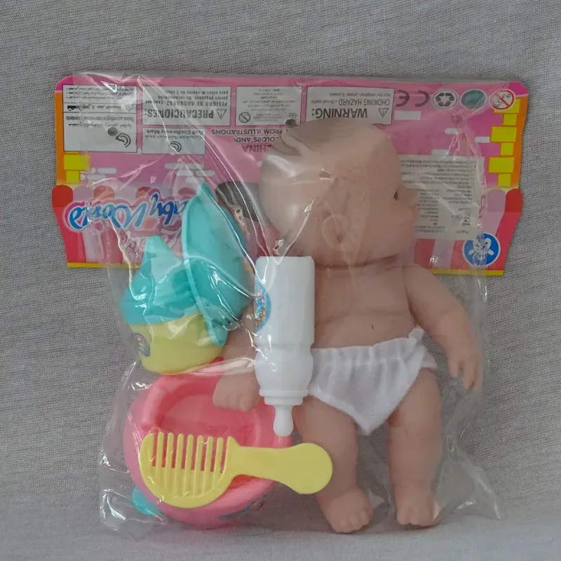 Bebé con sus accesorios 
