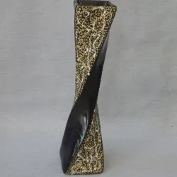 Búcaro en forma de espiral