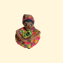 Muñeca de papel maché