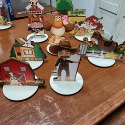 Adornos de madera temática La Granja