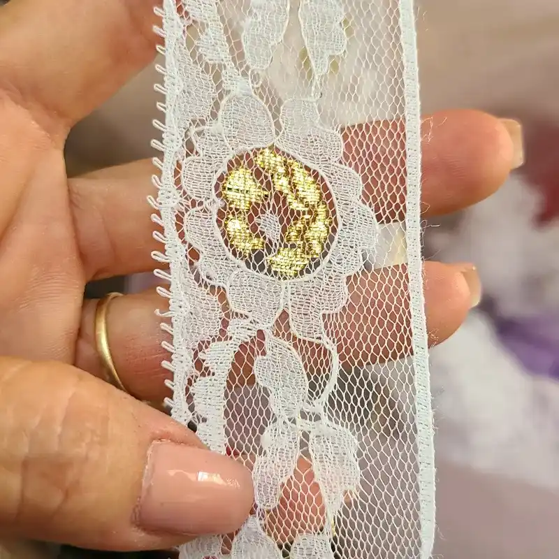 Encaje 4cm.ancho.