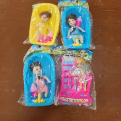 Munecas en palangana y cuna