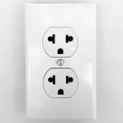 TOMA CORRIENTE UNIVERSAL