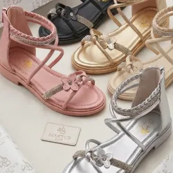 Sandalias de niña
