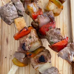 Brochetas de cerdo