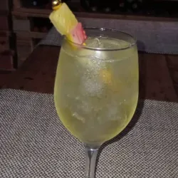 Piña Spritz