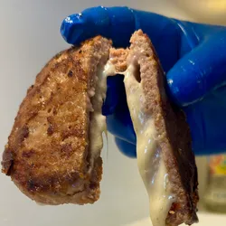 Hamburguesa rellena con queso