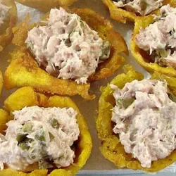 Tostones rellenos de Atun