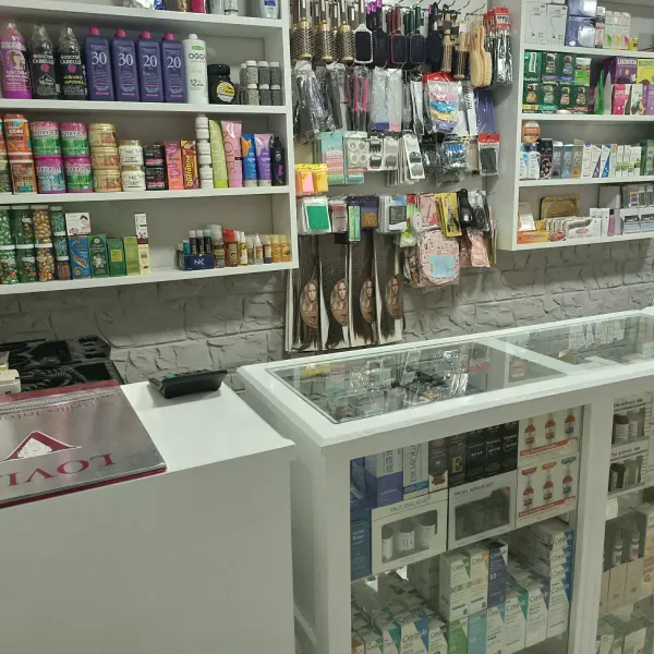 Somos una tienda creada con el objetivo de brindar la mejor calidad y variedad en productos, herramientas y aparatologia para belleza. Con mas de 10 años en el mercado siempre comprometidos con la excelencia, pensando en nuestros profesionales y clientes.