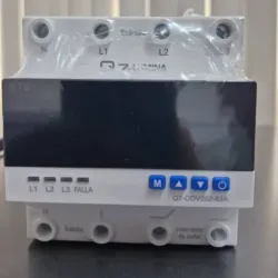 ATS (Transfer Switch) digital configurable con protector de línea integrado