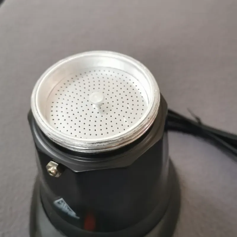 CAFETERA ELÉCTRICA RUDENKOV  6 y 3 TAZAS 35 USD