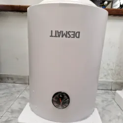 Calentador de agua eléctrico Desmatt 30L