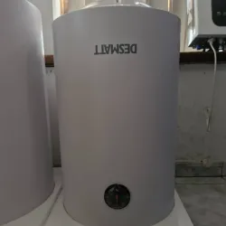 Calentador de agua eléctrico Desmatt 50L