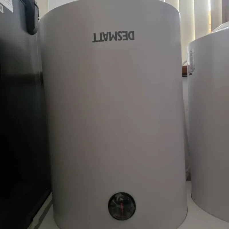 Calentador de agua eléctrico Desmatt 80L.