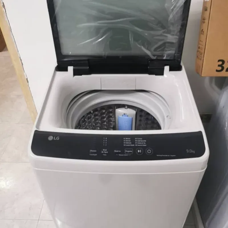 LAVADORA AUTOMÁTICA LG 9kg