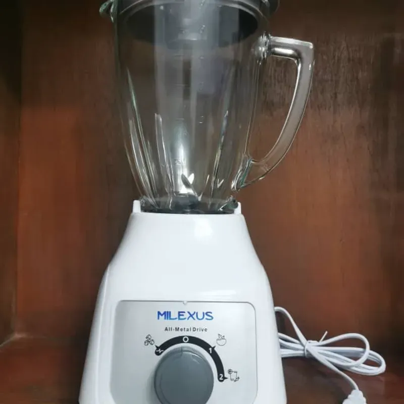 LICUADORA MILEXUS ML696 45 USD