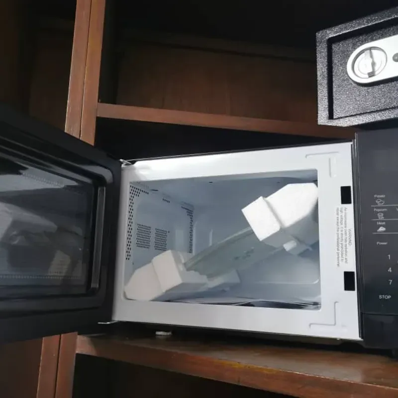 MICROWAVE BLAUPUNKT 20L