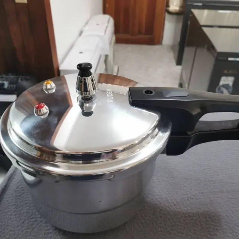 OLLA DE PRESIÓN RUDEN 4L INDUCCION Y GAS 35 USD