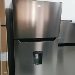 Refrigerador Eko 16pies congelación seca, con dispensador de agua