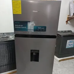 Refrigerador Hisense 7.3 pies congelación humeda