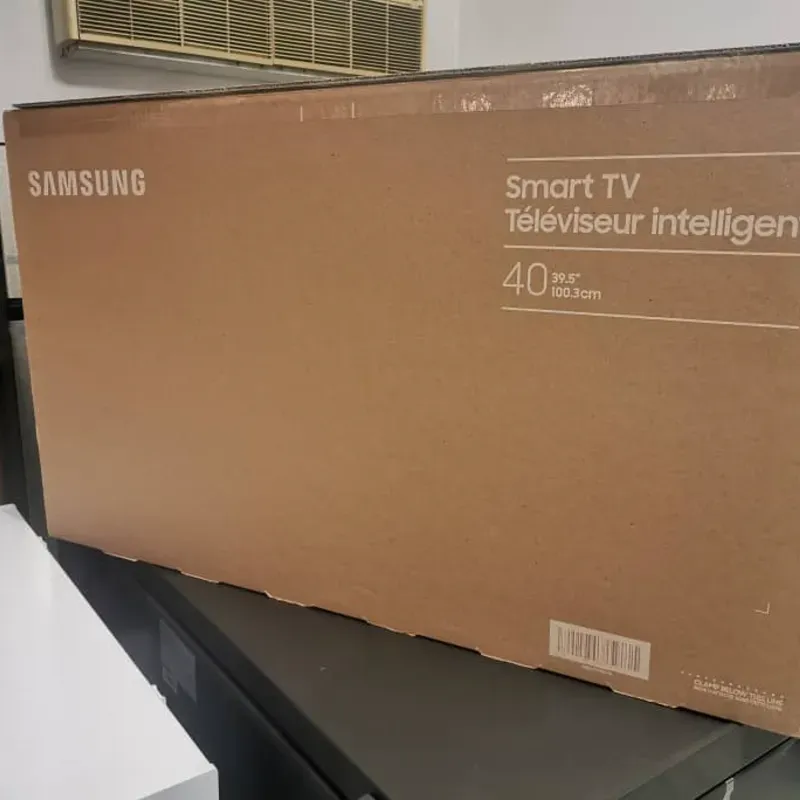 SMART TV SAMSUNG 40" CON SOPORTE ARTICULADO