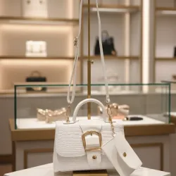 Cartera de mujer blanca 