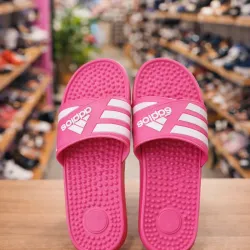 Chancletas de baño de pincho rosadas