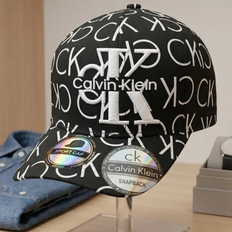 Gorra Calvin Klein blanca y negra