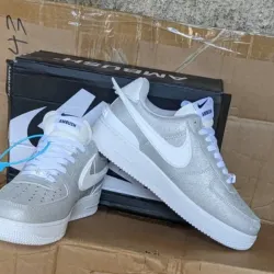 Nike variada