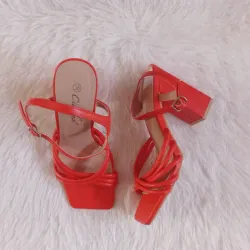 Tacones Naranjas todo lo que necesitas para resaltar con tu elegancia 🤩