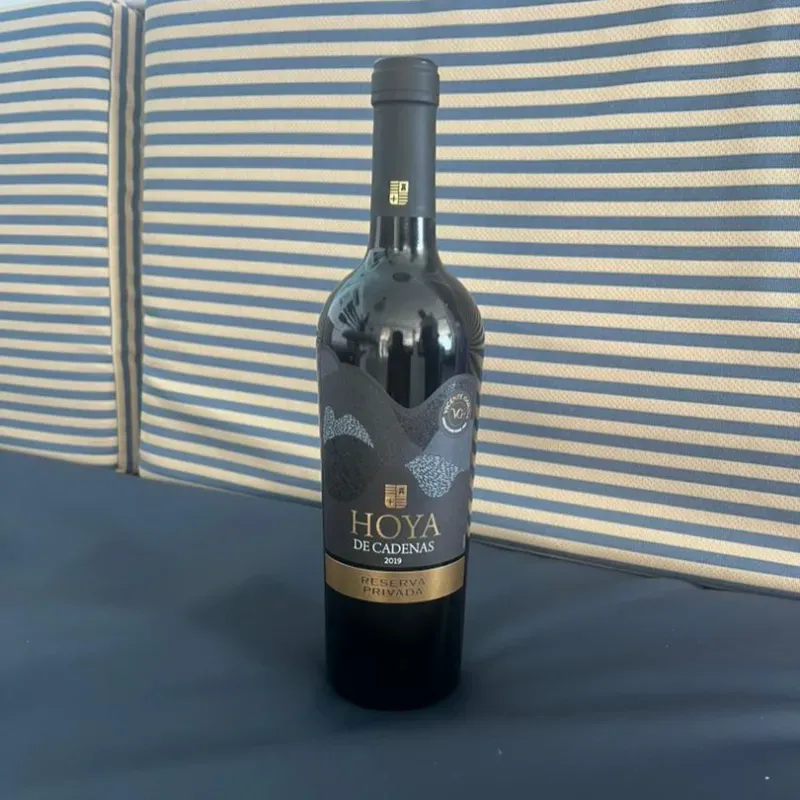 Red Wine Hoya de Cadenas Reserva Privada 2019