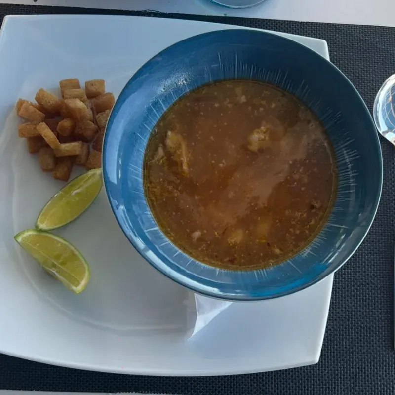 Caldo de la casa