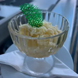 Dulce fruta bomba con queso