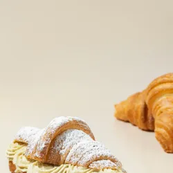 Croissant con crema pistacho 