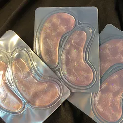 Parches de hidrogel para ojeras con esencia de rosas