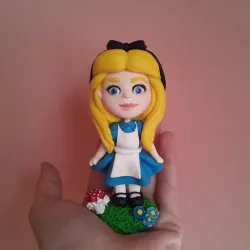 Alicia grande con definición de rostro 