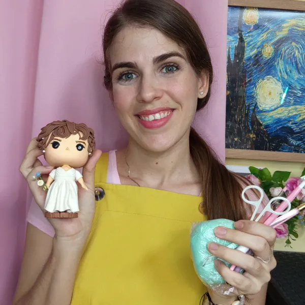 Hola👋🏻Soy Dani Creativa y trabajo la Porcelana fría.
Importante saber antes de encargar👇🏻

En este catálogo encontrarás precios e información de mis piezas hechas completamente a mano 👐🏼
- Radicamos en Infanta y Carlos lll 
- La mitad del pago es por adelantado puede ser transferencia en cup o en efectivo (USD o CUP )si lo trae.
- Una vez hecho el pedido el pago inicial no se devuelve.
-Contamos con mensajería a toda La Habana por un costo adicional dependiendo del lugar. 📍
-El tiempo mínimo para hacer un encargo es de 15 días, un mes, preferentemente. ⏳
-Hago más variedad de piezas que las que están en el catálogo, cualquier idea me la consulta.
- La mejor forma de limpiarlos es con una toallita húmeda sin alcohol, evitar el contacto directo con el agua 💧 
- Si tardo un poco en contestar sus mensajes les pido disculpas es que hay días que los tengo muy cagados. 🙏🏻