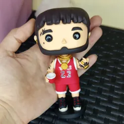 Funko Pop de Personaje con accesorios 