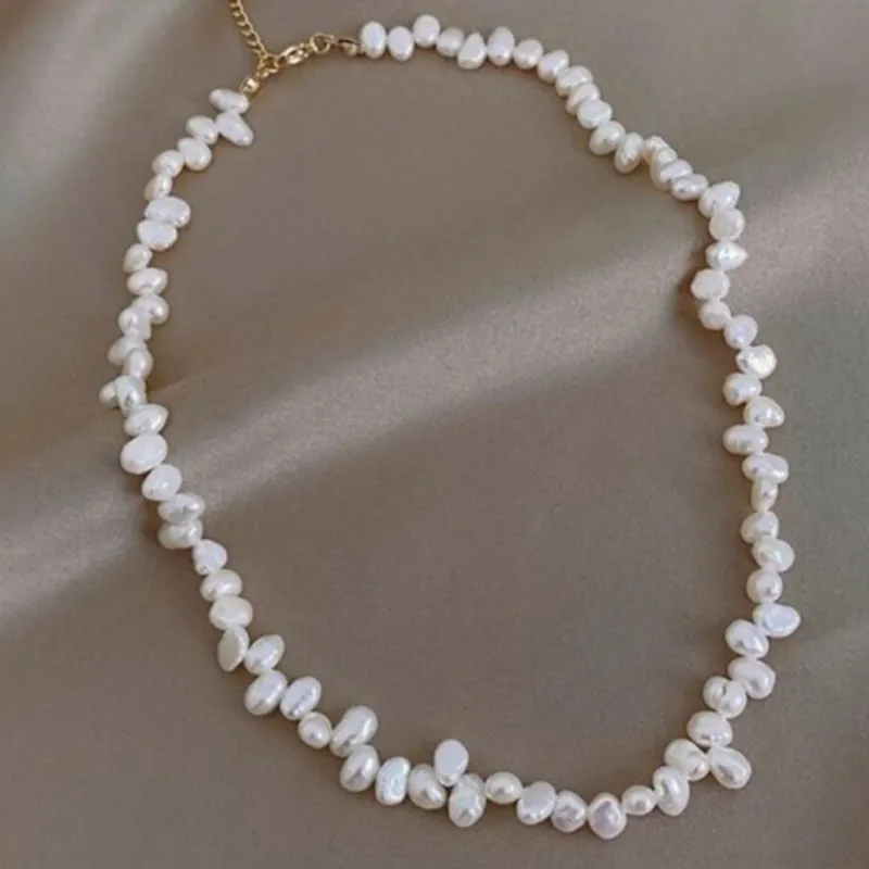 Colgante de perlas deformes 