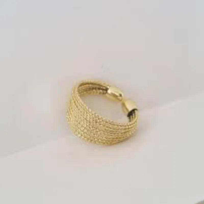 Anillo dorado ancho 