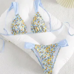 Bikini azul estampado flores