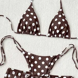Bikini con Pantaloneta marrón de bolas blancas