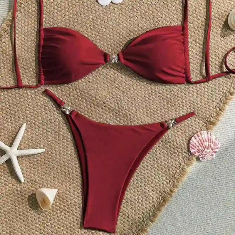 Bikini rojo estrella dorada