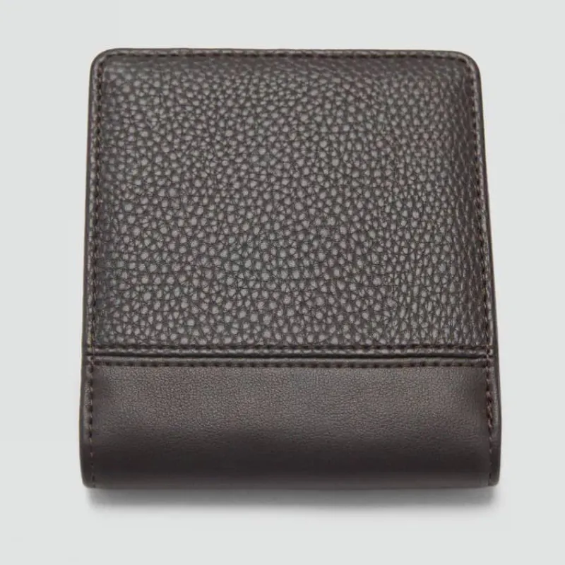 Billetera color marrón 