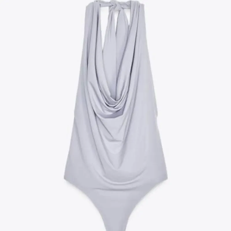 Body gris escote 