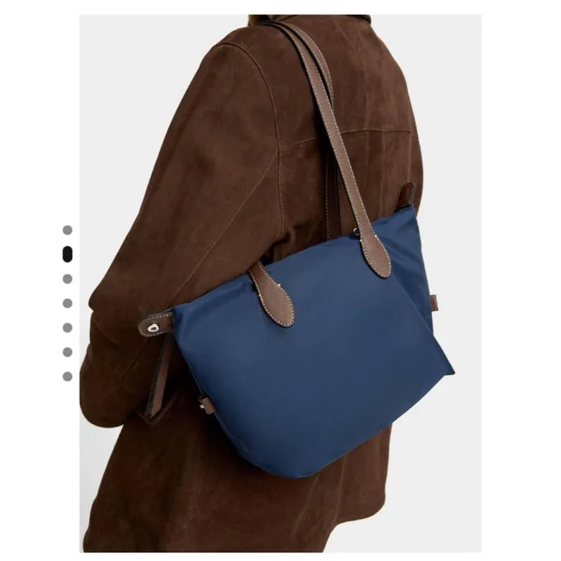 Bolso azul oscuro mediano 