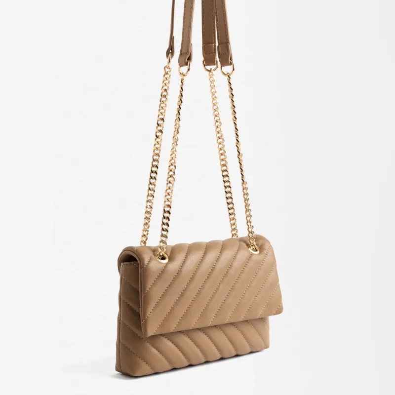 Bolso carmelita asa dorada 